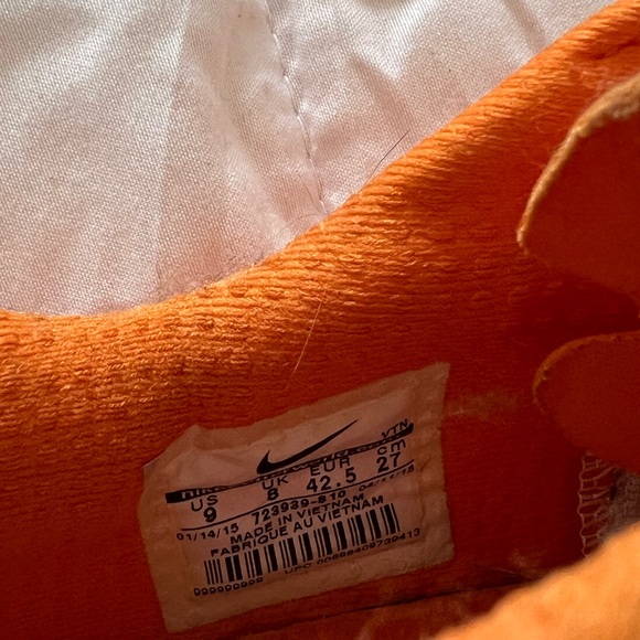 Nike Freetrainer Flywire 5.0 Tennessee Vols Checkerboard Shoes - Picture 4 of 4